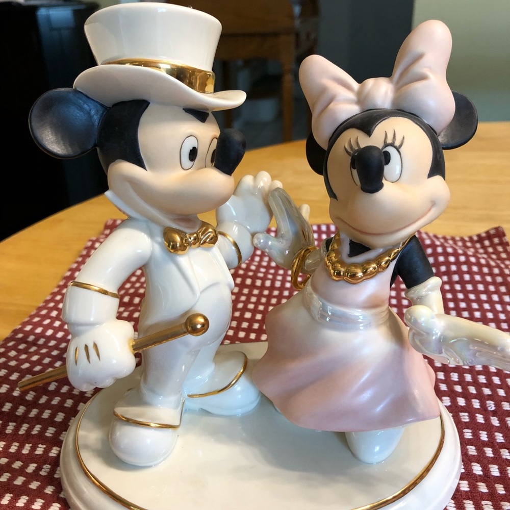 Lenox Minnie & Mickey Statue